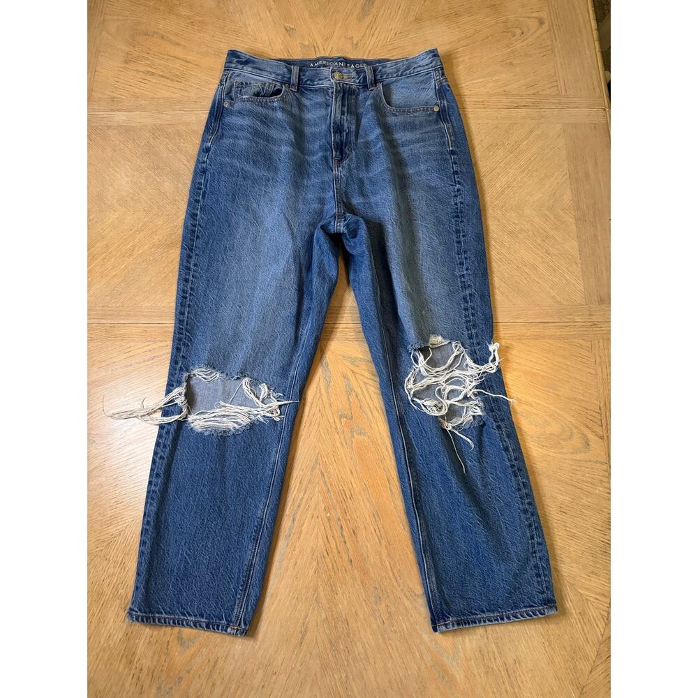 American Eagle distressed highest rise mom Jean size 10 short - Picture 2 of 8